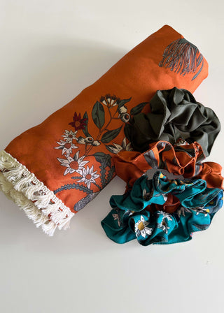 Sarong & Scrunchie Gift Set Native Floral